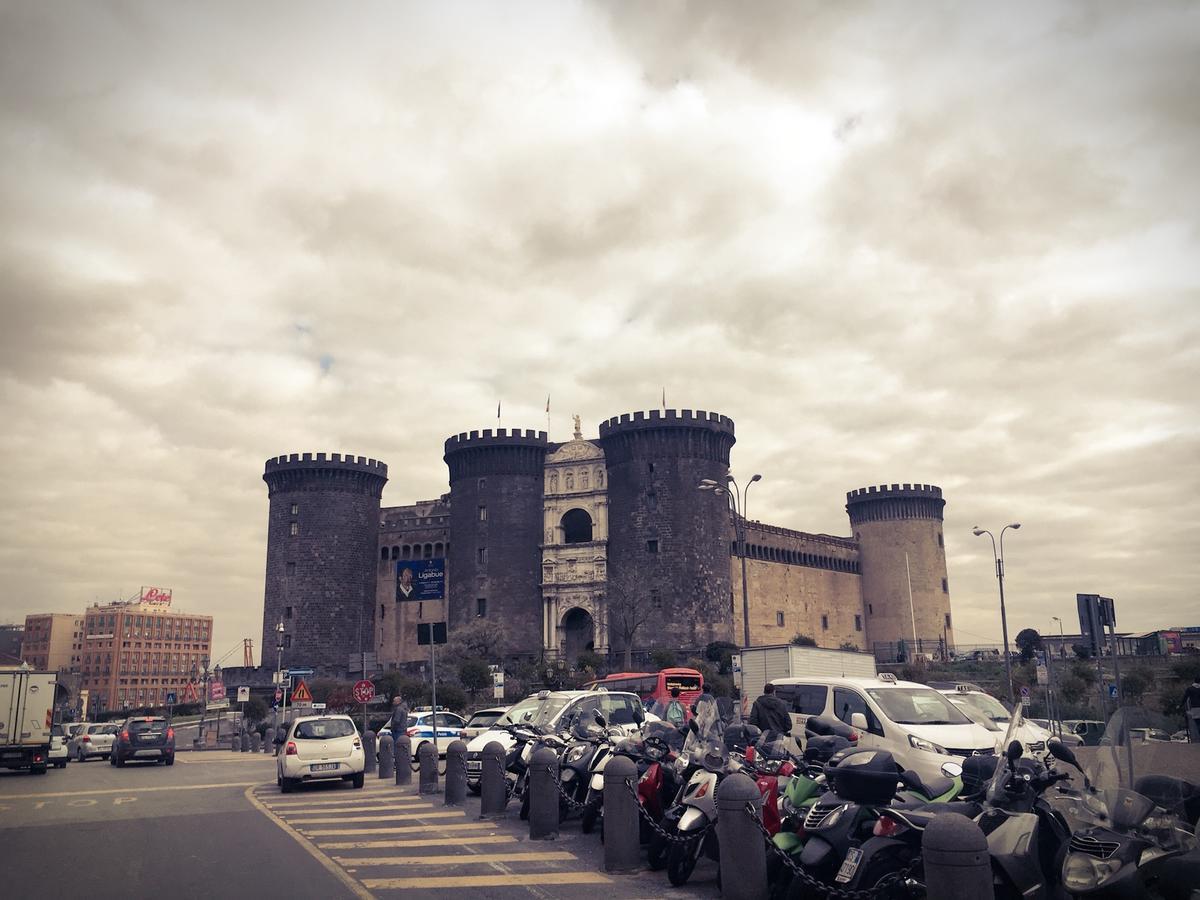 B&B Plebiscito central suite Napoli Esterno foto